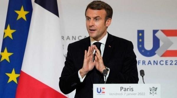 ماكرون يتشبث بموقفه المثير للجدل من غير الملقحين ويؤكد: “أتحمل بشكل كامل مسؤولية التصريحات”