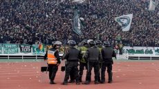 توقيف 23 شخصا من بينهم قاصرين، للاشتباه في تورطهم في ارتكاب أعمال العنف المرتبط بالشغب الرياضي والتخدير وإلحاق خسائر مادية بممتلكات عمومية والعنف في حق موظفين عموميين